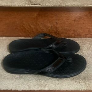 Vionic Women’s Thong Sandals Size 8.5 In Excellent Condition